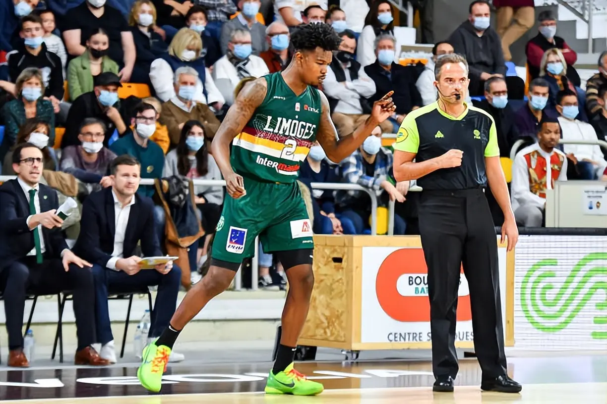 新赛季的C, 他的年龄也 新赛季的C, 他的年龄也