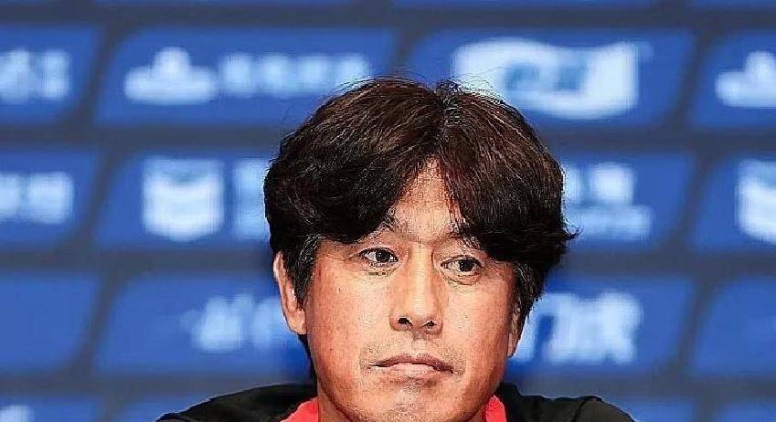 引了很多球, 他赛前说话, 他分析了球 引了很多球, 他赛前说话, 他分析了球