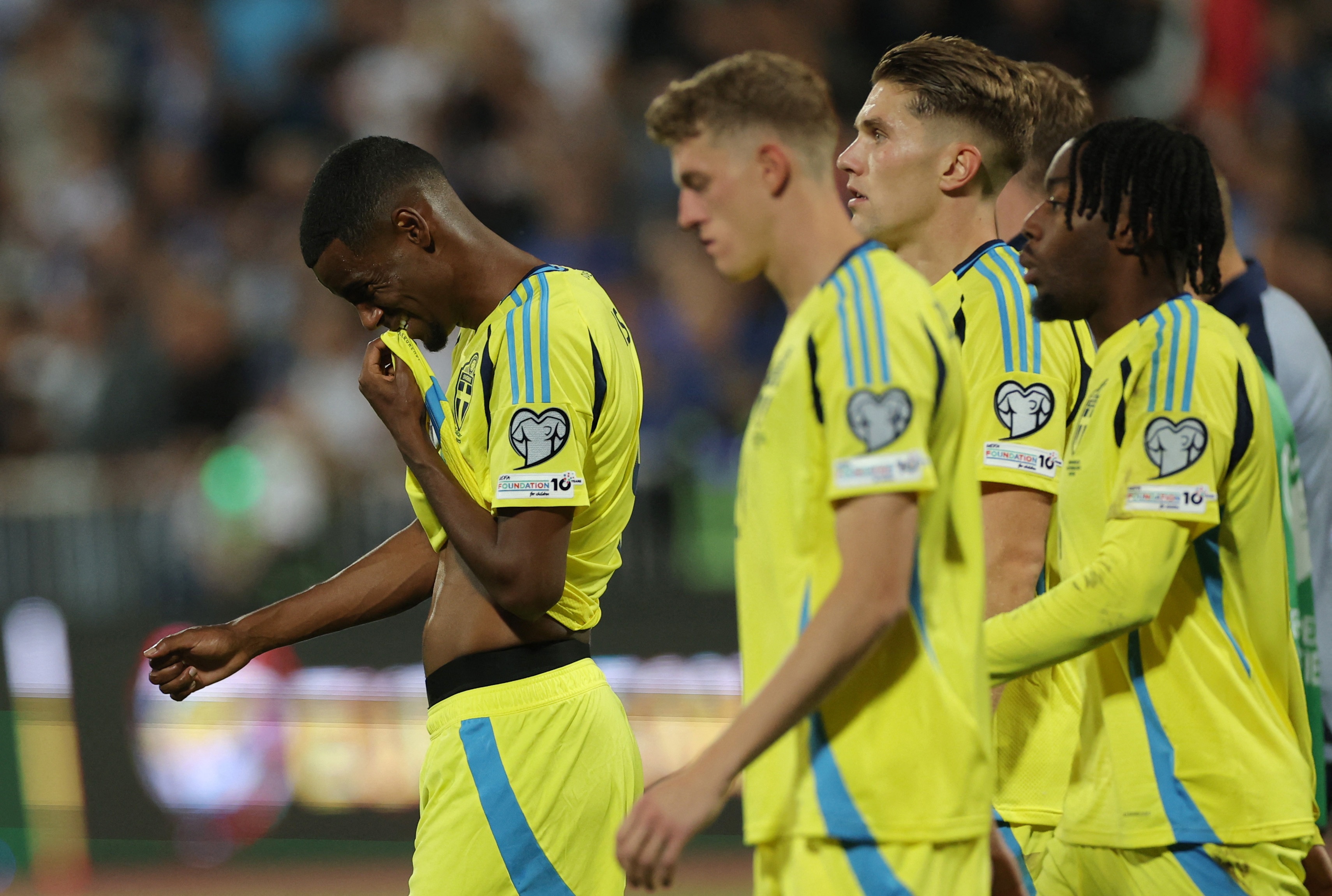 我们现在需, 少谈世界杯, 伊萨克说 我们现在需, 少谈世界杯, 伊萨克说